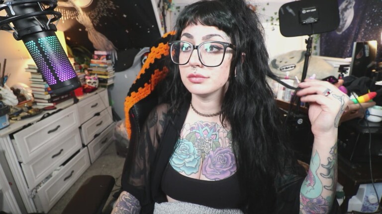 lunaisgriffin's Streamate show and profile