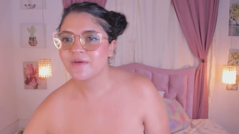 AlaraRose's Streamate show and profile