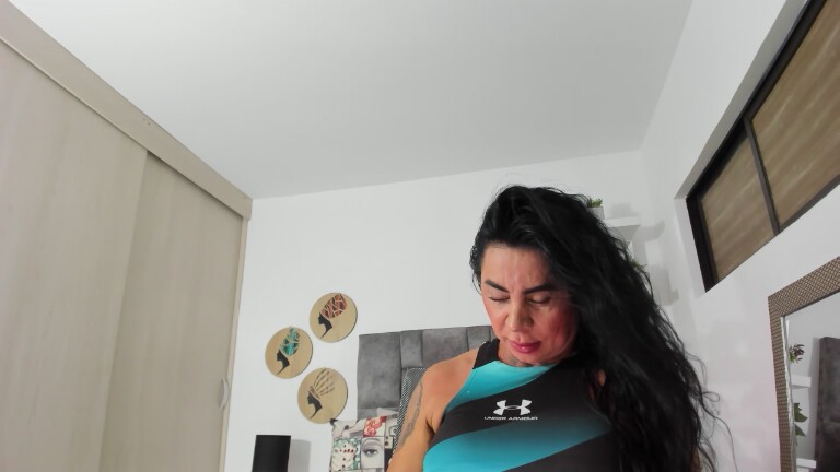 ScarletLyn's Streamate show and profile