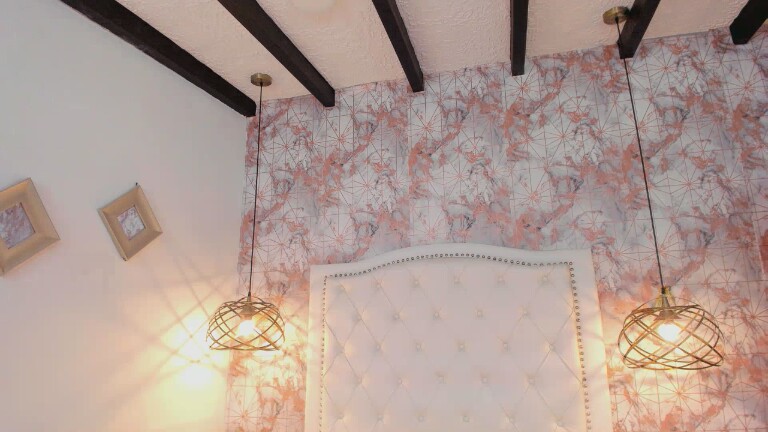 SaharaLyn's Streamate show and profile