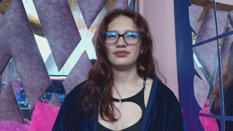 LARICSABLUE's Streamate show and profile