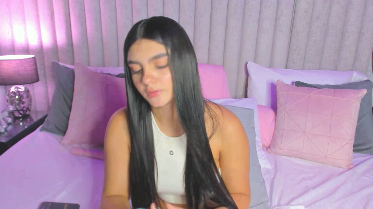 SamiLewis's Streamate show and profile