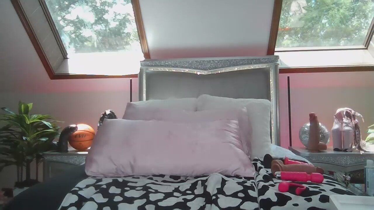 SkyeHotwife
