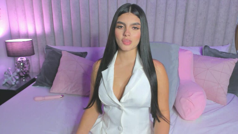 SamiLewis's Streamate show and profile