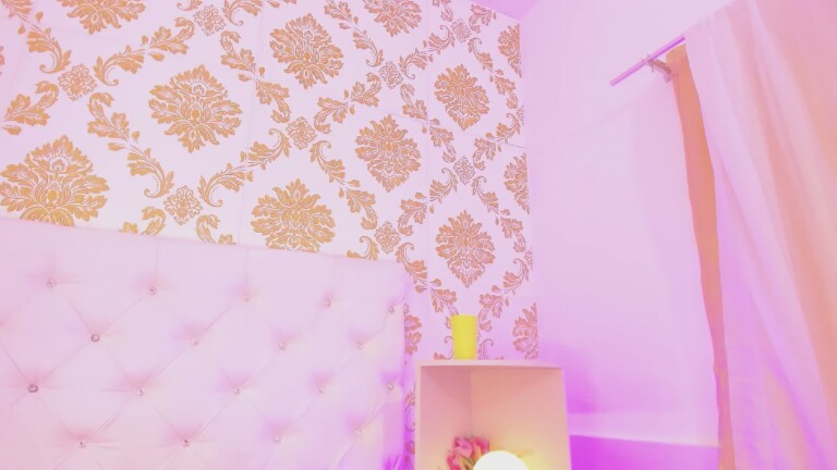 EMA_LAMBERT's Streamate show and profile