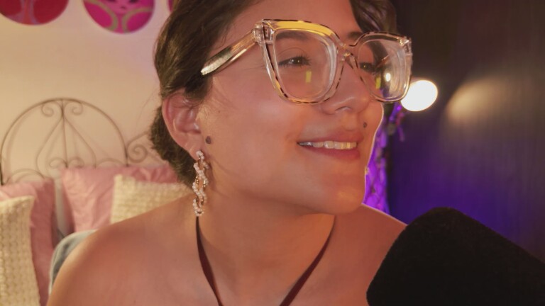 HaileyBunny_18's Streamate show and profile