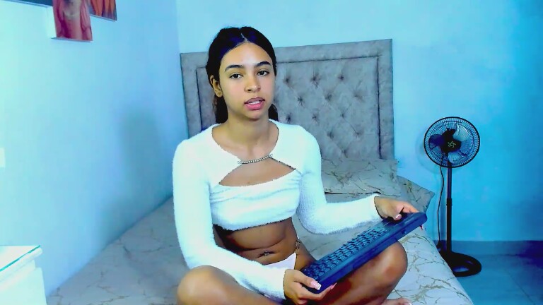 CrissAriana401's Streamate show and profile