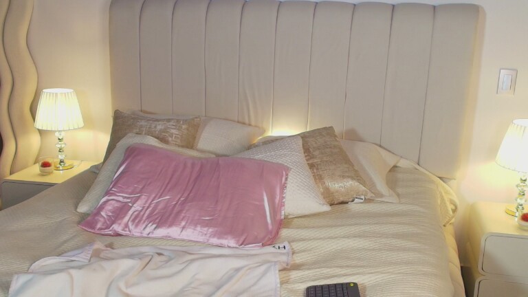 SamiLewis's Streamate show and profile