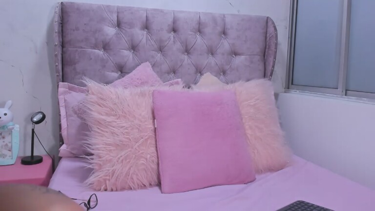 Lucia_delaVega's Streamate show and profile