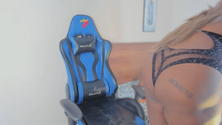 niicol_jenner's Streamate show and profile