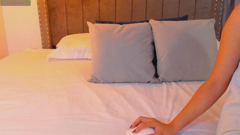 SofiaLoren111's Streamate show and profile