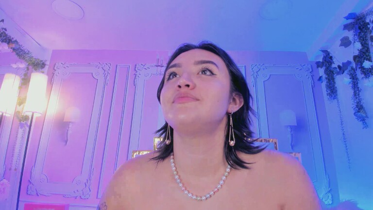 NaraSuarez's Streamate show and profile