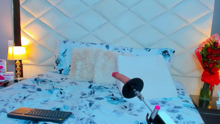 Nicolee_Reed's Streamate show and profile