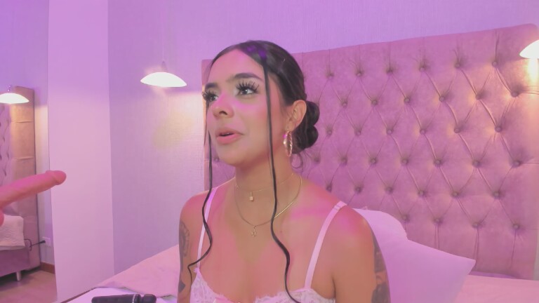 Alicia_Evans's Streamate show and profile