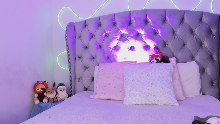 SummerLuna's Streamate show and profile