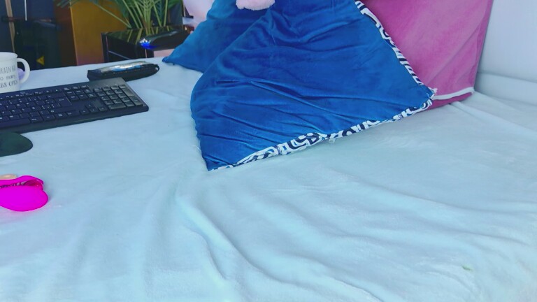 KyllieWood's Streamate show and profile