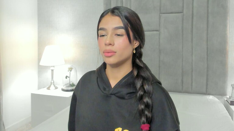 ZairaAbad's Streamate show and profile