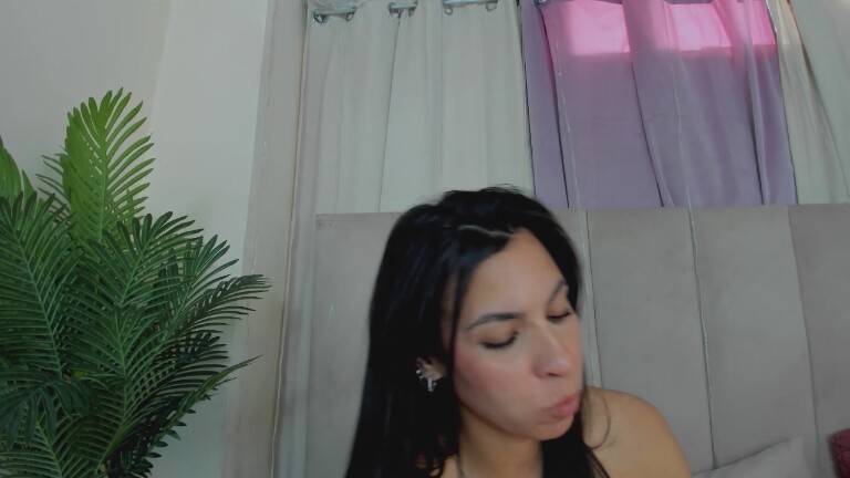 ToriMayer's Streamate show and profile