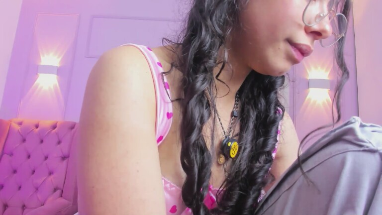 DAPHNEVALUCCI's Streamate show and profile