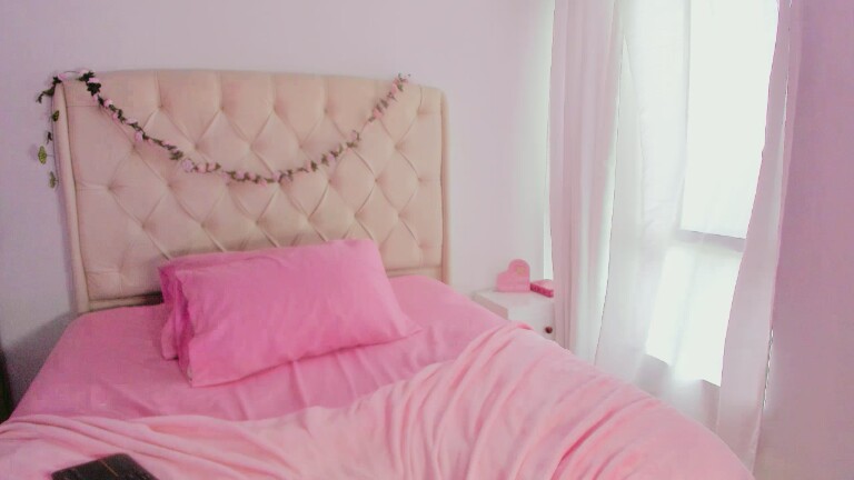 AliceKizar's Streamate show and profile