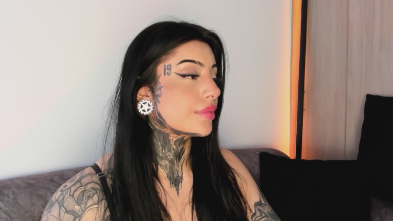 MilaMonty's Streamate show and profile