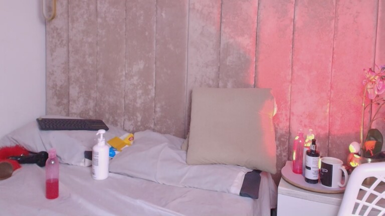 Karoline_606's Streamate show and profile