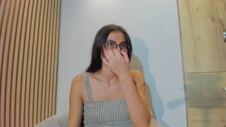 beatriz_doll's Streamate show and profile