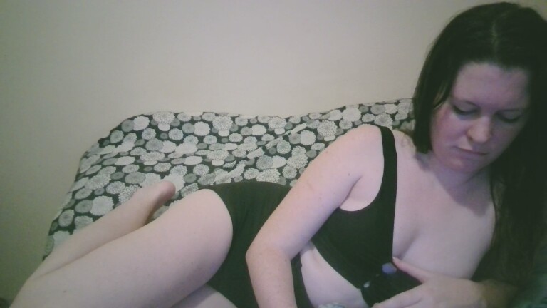 Issamayy's Streamate show and profile