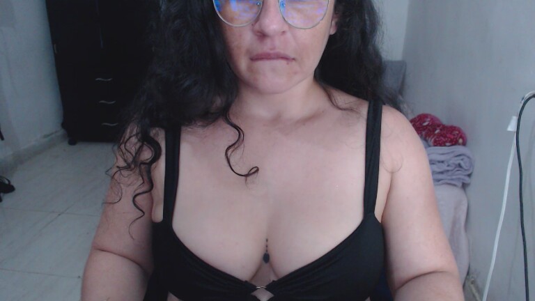 Girlhots's Streamate show and profile