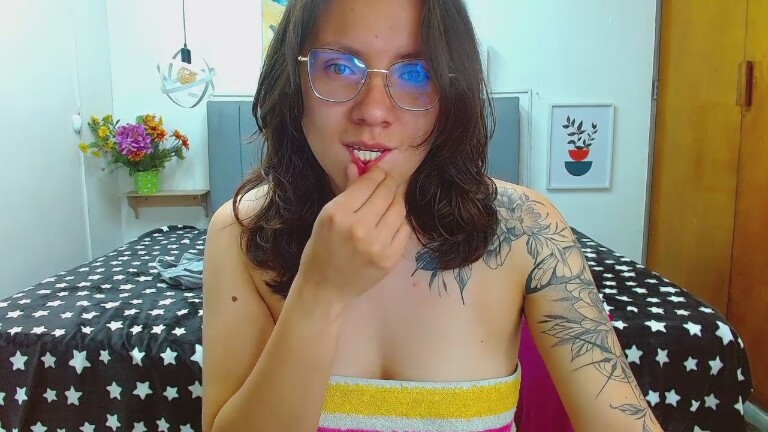 Lucia_s's Streamate show and profile