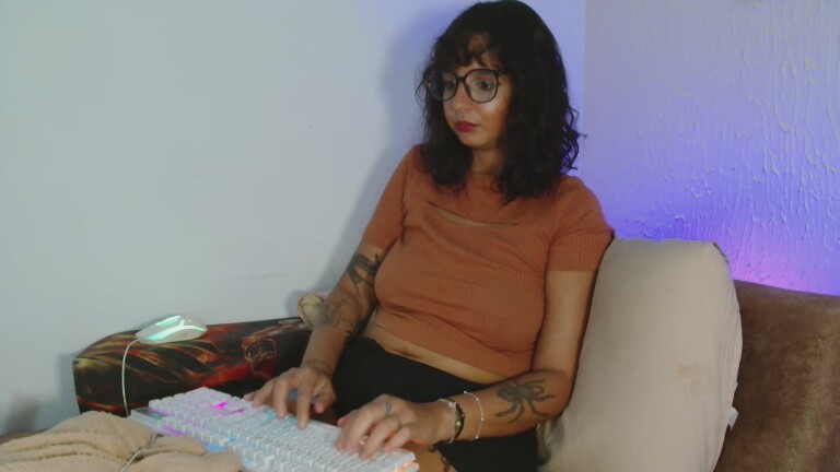 MyaMillor's Streamate show and profile