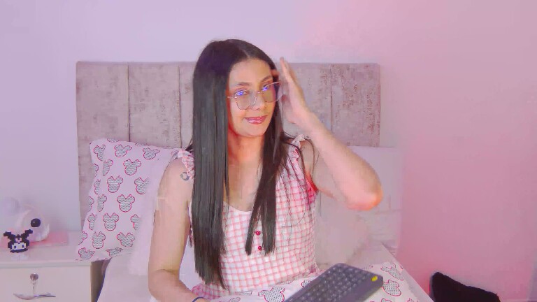 ArianaDavies's Streamate show and profile