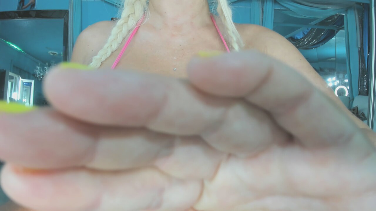 ADRIANNA777
