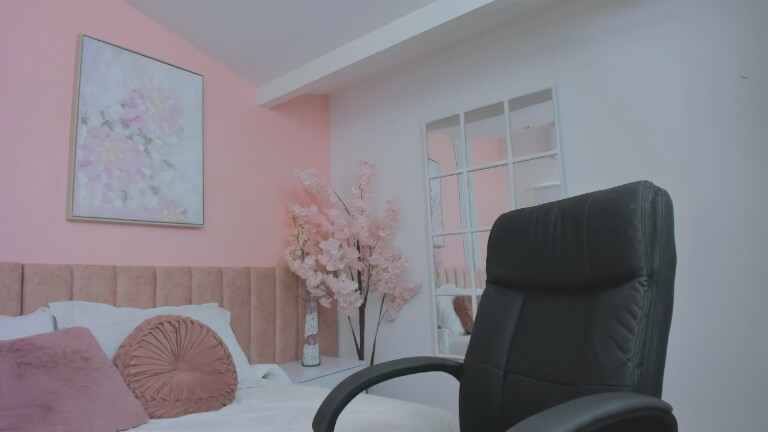 ClhoeLux's Streamate show and profile