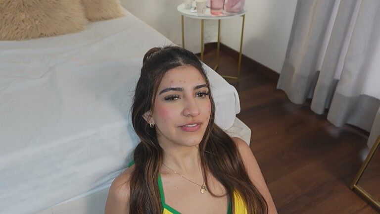 VictoriaJoliegb's Streamate show and profile